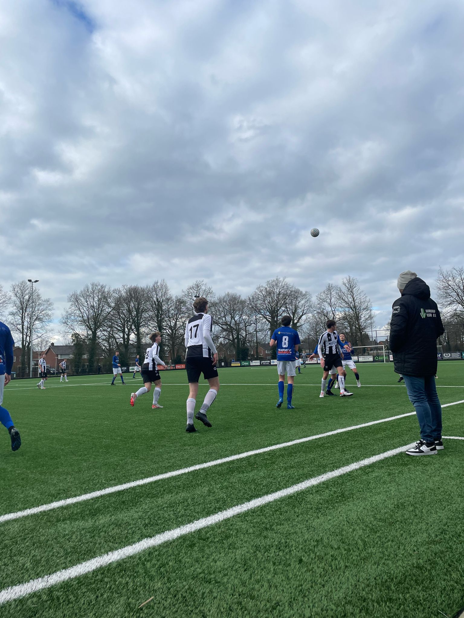 Wedstrijdverslag Luctor Et Emergo 1 - Nieuw-Heeten 1 - SV Nieuw-Heeten